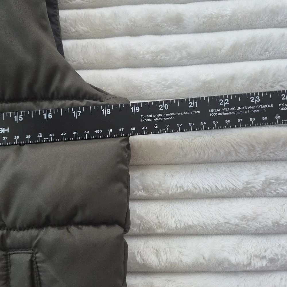 Old Navy Girls Puffer Vest Dark Olive Green Zip Quilted Sleeveless Size L 10-12